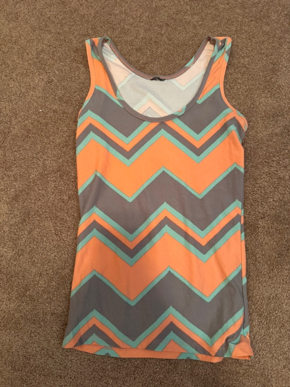 Tricolor zigzag tank top